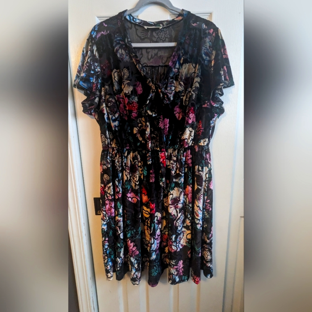 Modcloth: Velvet Floral Dress